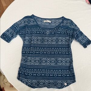 Hollister Navy Blue Geometric Short Sleeve Tee